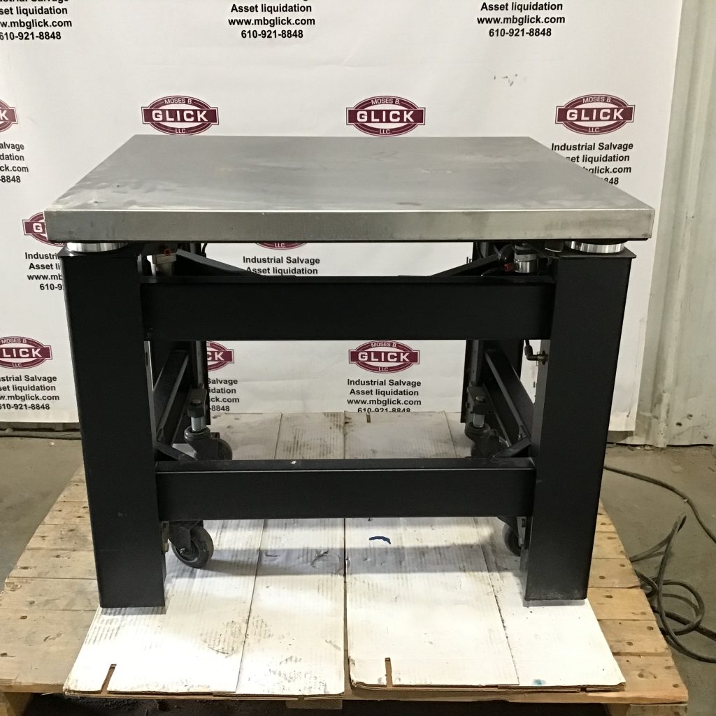 Ametek TMC 633478801 3x4 Clean Bench Lab Table W/ Gimbal