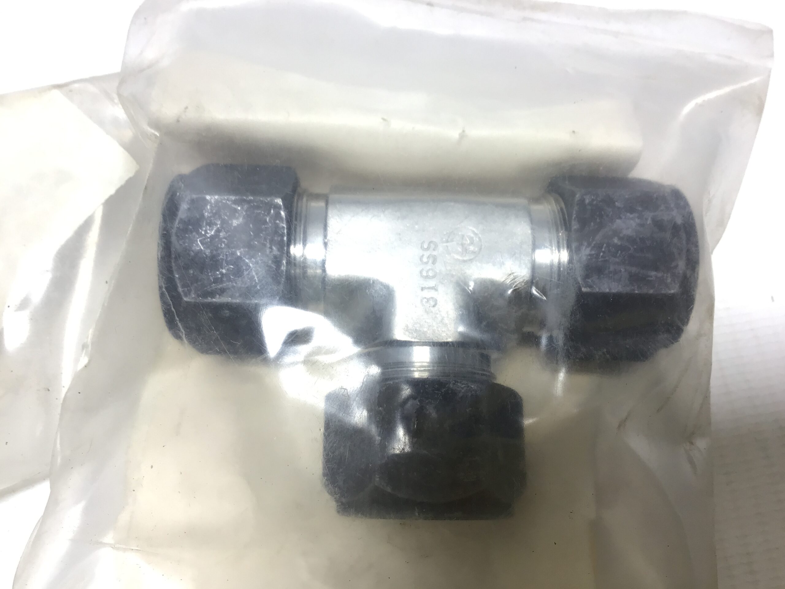 Parker 101010 JBZSS 5/8″ Tee Tube Adapter (Lot of 2) Moses B. Glick