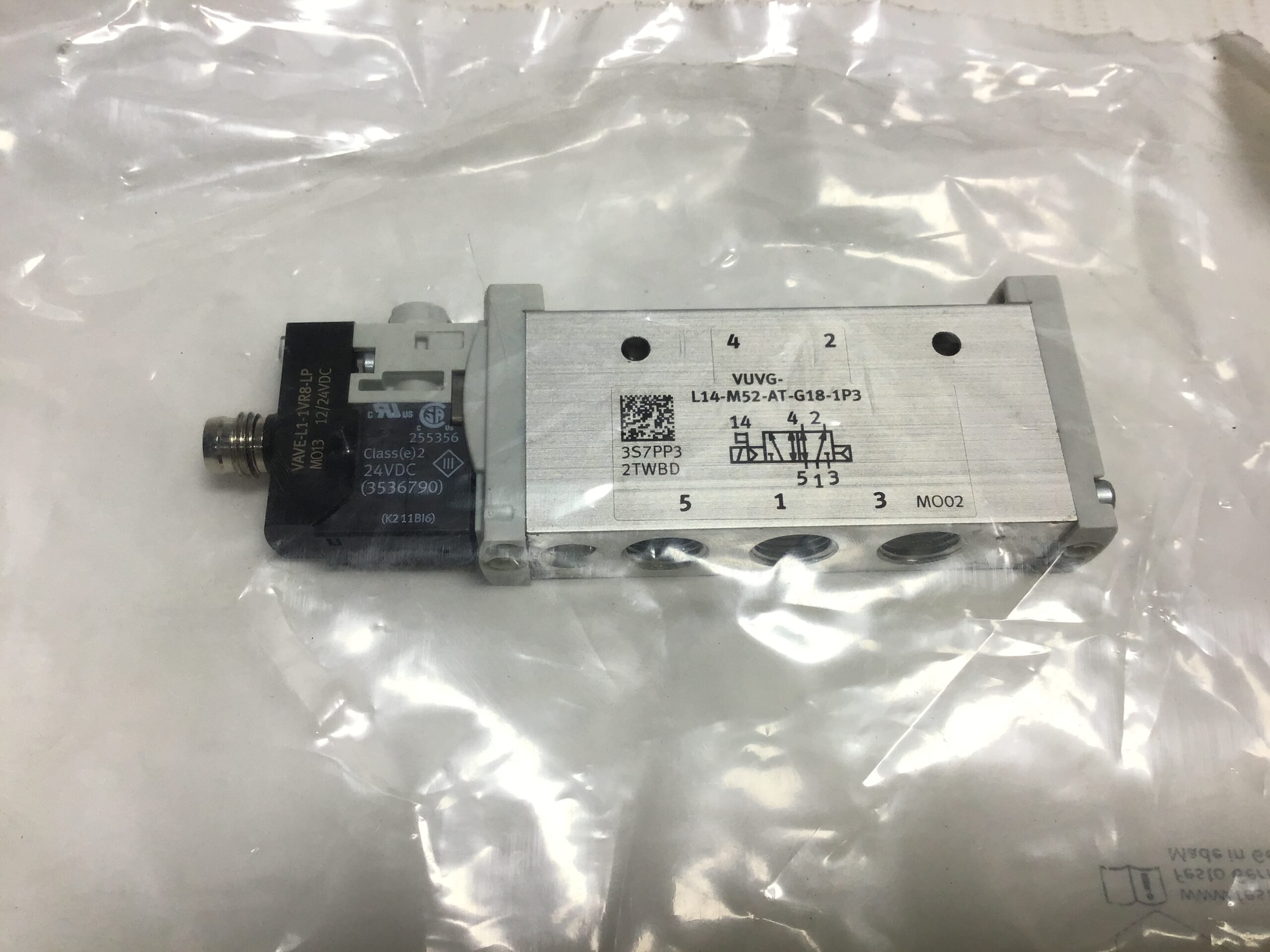 thumbnail image 2 of Festo VUVG-L14-M52-AT-G18-1P3 566499 Solenoid Valve - 1PC, New, Made In Germany 2 of 6