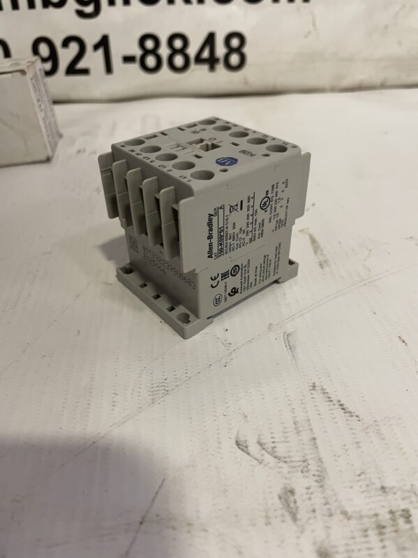 Allen-Bradley 100-K09ZJ01 Ser A Mini Contactor 24VDC 9A 3-Pole -NIB - Image 2