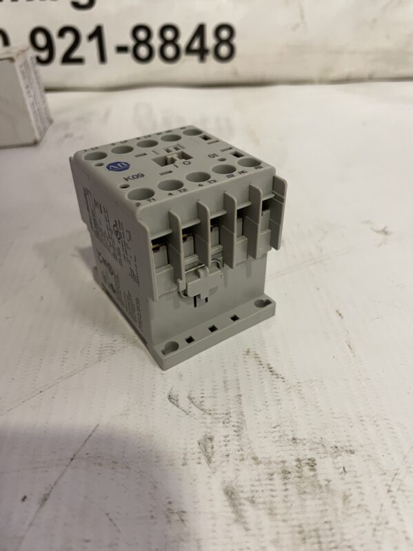 Allen-Bradley 100-K09ZJ01 Ser A Mini Contactor 24VDC 9A 3-Pole -NIB - Image 4