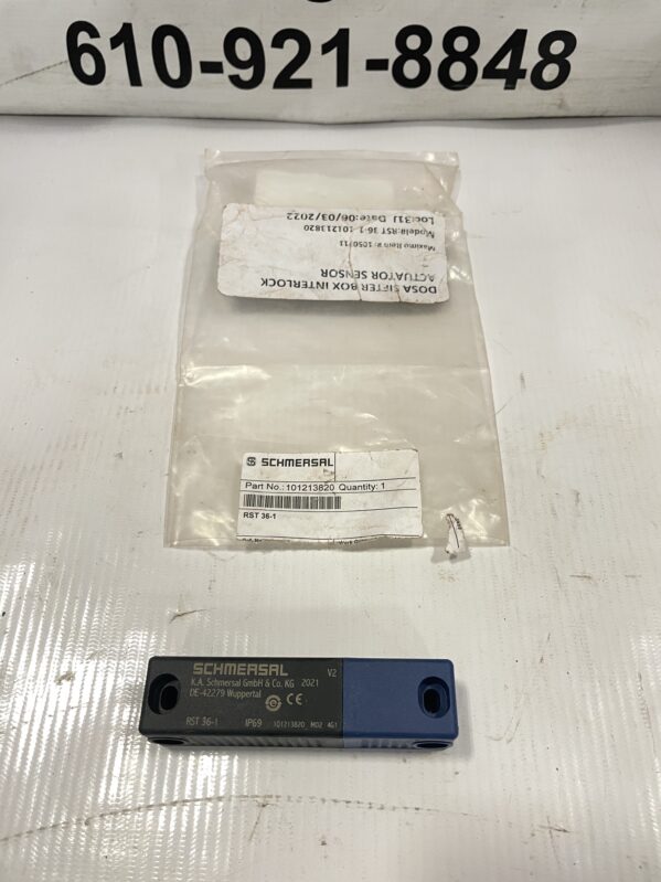 Schmersal RST 36-1 Actuator for RSS 36 Safety Sensor 101213820 -NIB