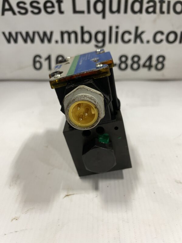 Metaris DG4V3S0BLMFPA3WLB560P10 Hydraulic Control Valve 5000psi 110V - Image 2