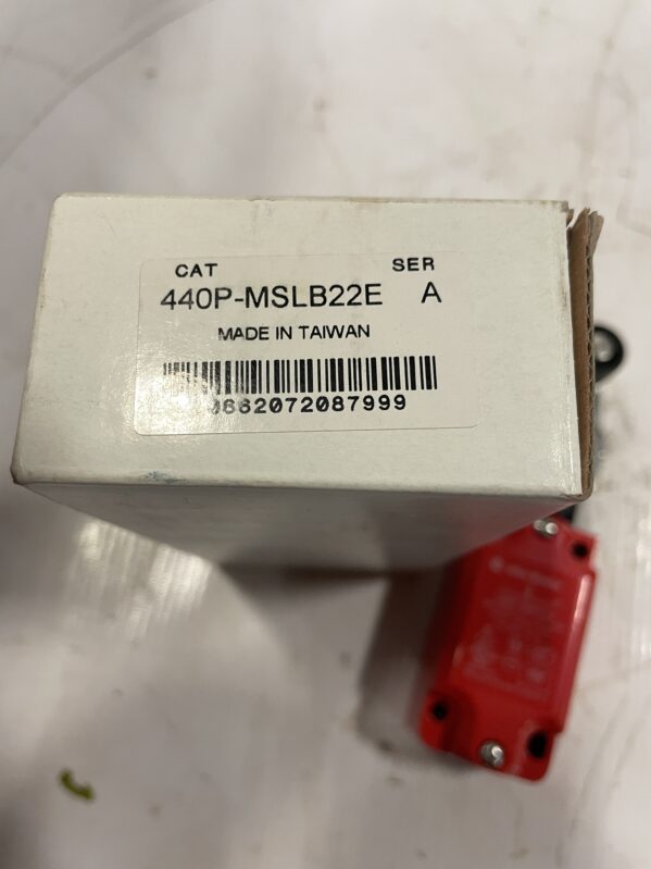 Allen-Bradley 440P-MSLB22E Ser A Safety Limit Switch 3A 240V -NIB - Image 3