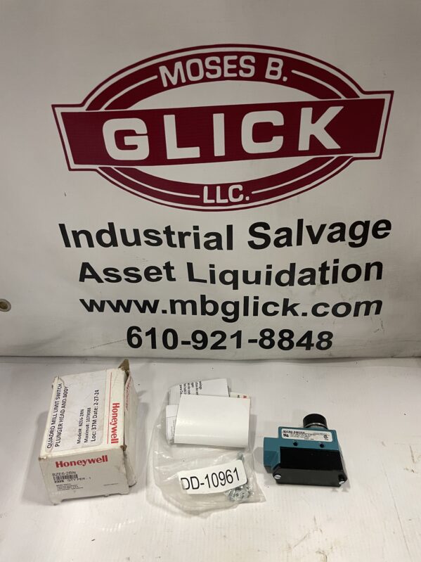 Honeywell Micro Switch BZE6-2RN Top Plunger Limit Switch 1/8&1/4HP 125/250V -NIB