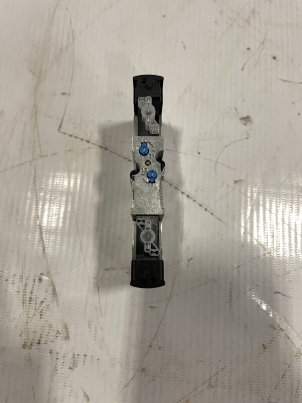 Festo CPA14-M1H-2X3-GLS Single Solenoid Pneumatic Valve 21VDC -NIB - Image 3