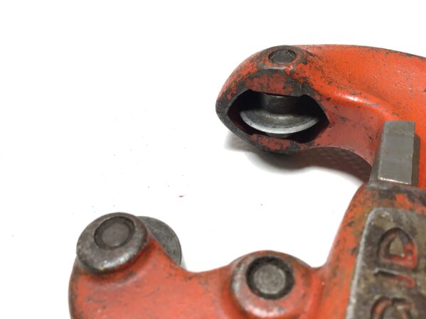 Ridgid No. 2 Heavy Duty Pipe/Tube Cutter 1/8" to 2"in Capacity - Image 6