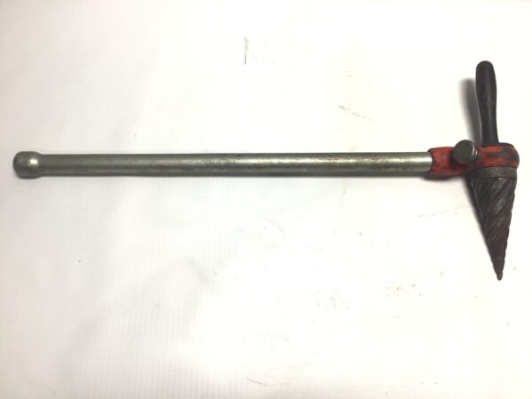 Ridgid 2-S Ratcheted Spiral Pipe Reamer with Handle