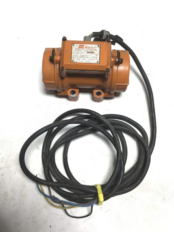 Martin CD 250/RD 350 Electric Vibrators 220-440 Volts 60Hz 3PH  3600RPM - Image 2