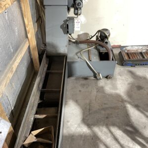 Knoll 340 K-1 Scraper Belt Chip Conveyor with 30 gallon Coolant Tank