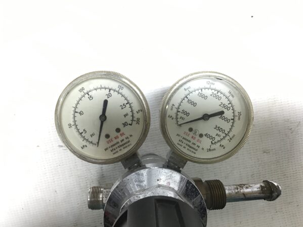 CONCOA 212 1351 Dual-Gauge Pressure Gas Regulator 30PSI 200kPa & 4000PSI 28000kPa - Image 2