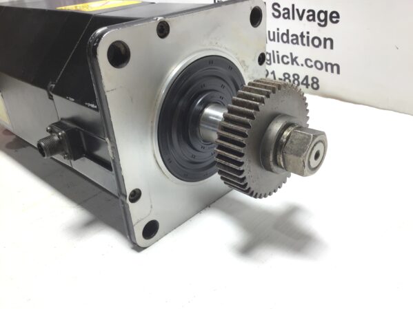Fanuc a22/2000 AC Servo Motor 157V 15A 133Hz 3Phase 3,8kW Cont - Image 3