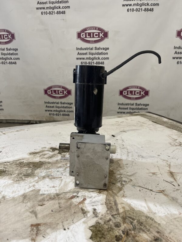 Baldor Industrial Motor # B1212145343 w/ gearbox - Image 2