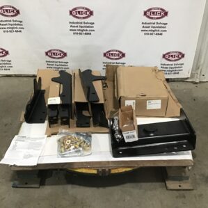 Curt 60629 Chevrolet/GMC OEM Compatible Gooseneck Ball w/Gooseneck Hitch Ford