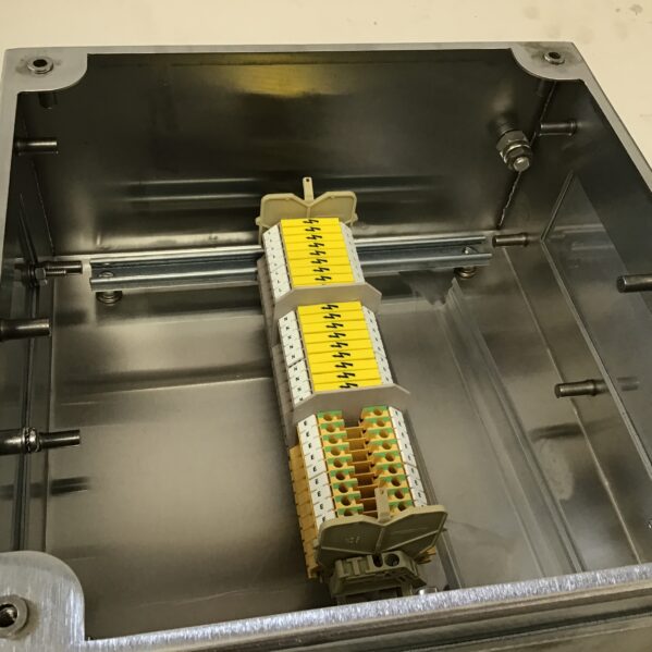 Adalet TSC4X6-121206-BCD Screw Cover Terminal Enclosure Stainless Steel 600V 10A - Image 5