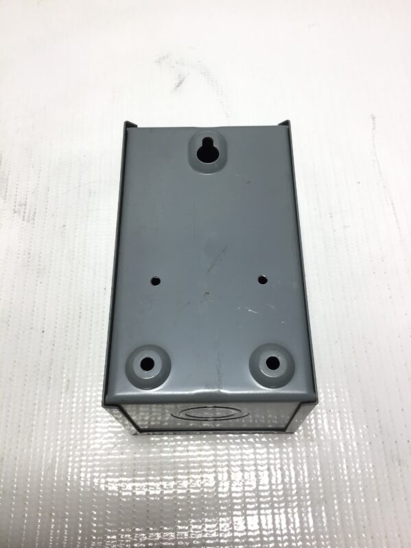 Cutler-Hammer 9575H2449A Relay Enclosure 1 or 2 Poles Steel Case - Image 2