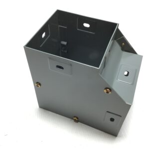 Square D LD490L Wireway Auxiliary Lay In Gutter 90° Elbow 4x4 w/Screw Cover