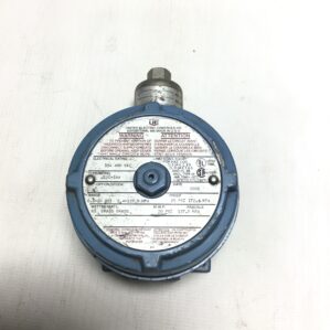 United Electric Controls J120-144 Pressure Switch 15A 480VAC 0.5-20PSI Operating Range
