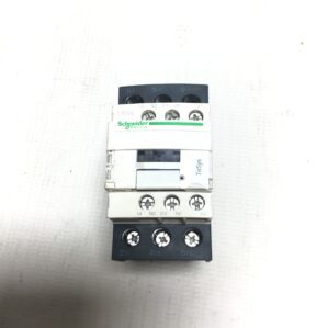 Schneider Electric LC1D32 Contactor 50/60Hz 600VAC Max 6kV 50A 20lb in Torque