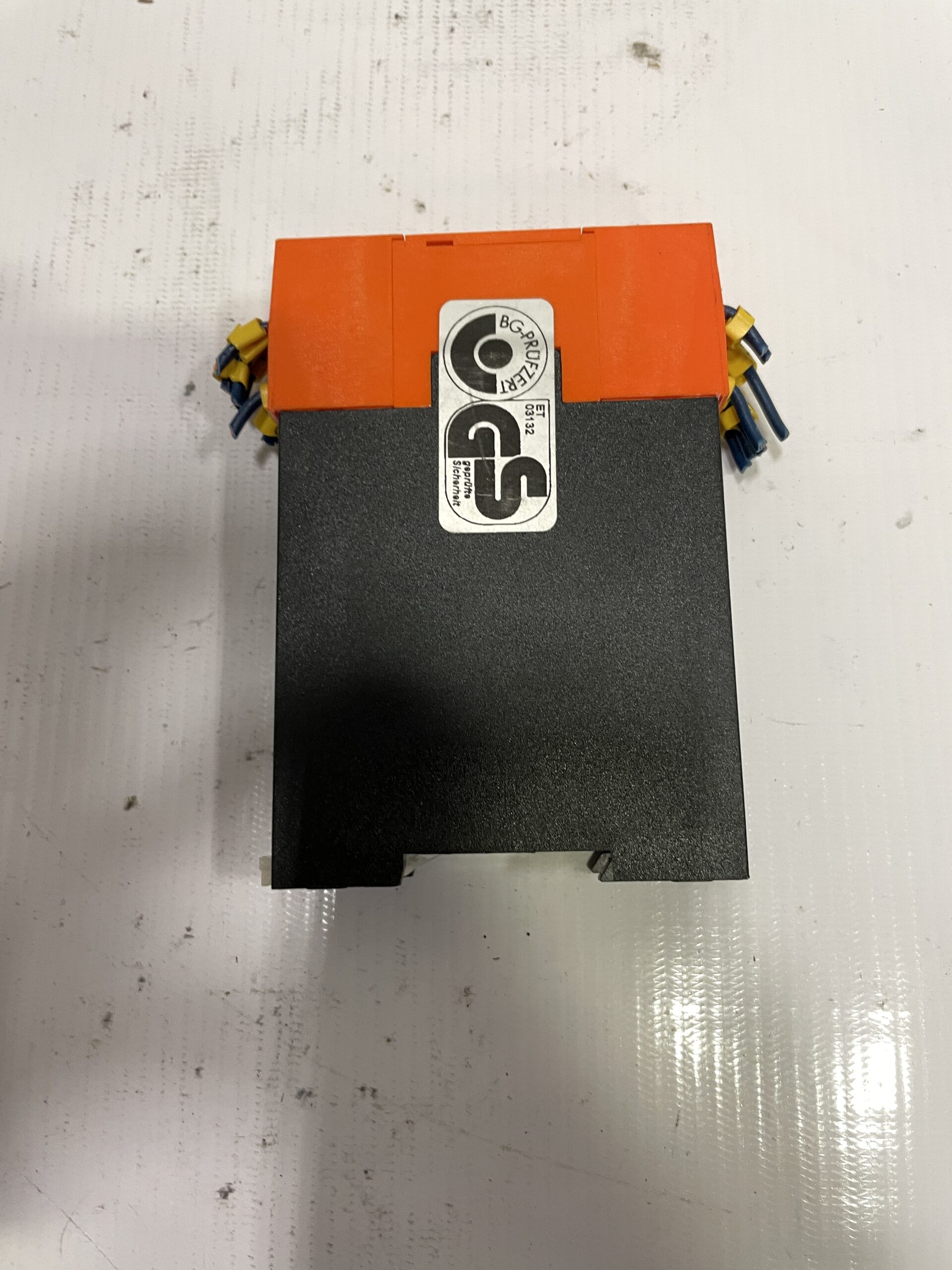 Safemaster BG5924 Safety Relay 24V 4NO – Moses B. Glick