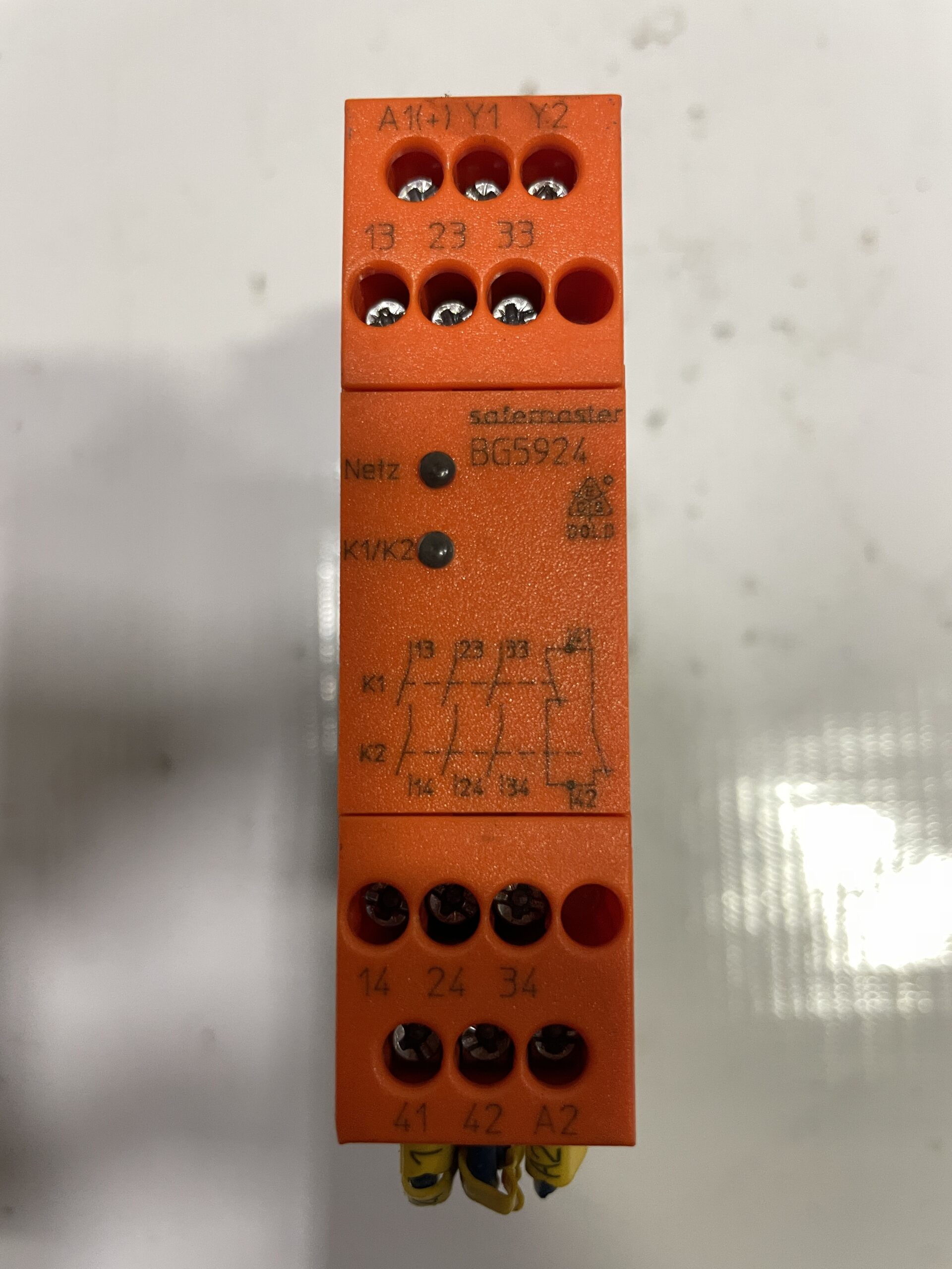 Safemaster BG5924 Safety Relay 24V 4NO – Moses B. Glick