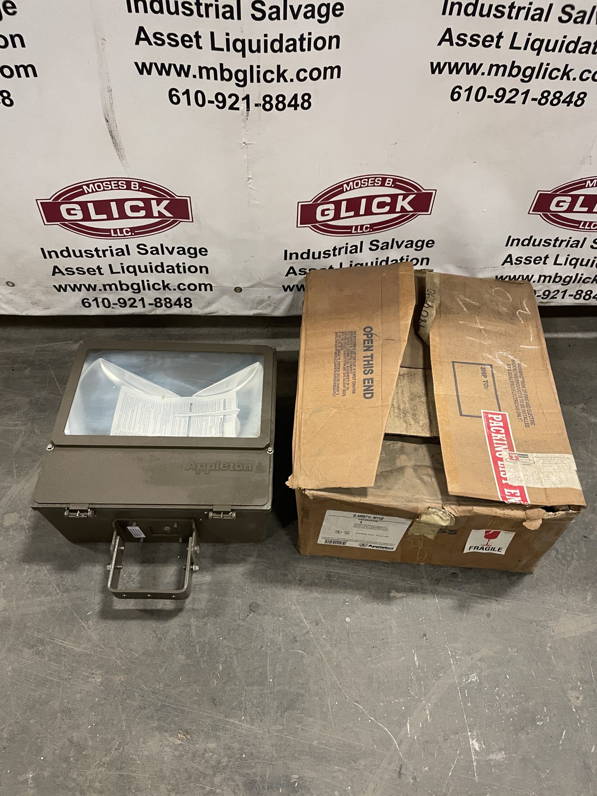 Appleton Areamaster G-AM671L-MTI/2 Floodlight 120/208/240/277V 250W HPS ...