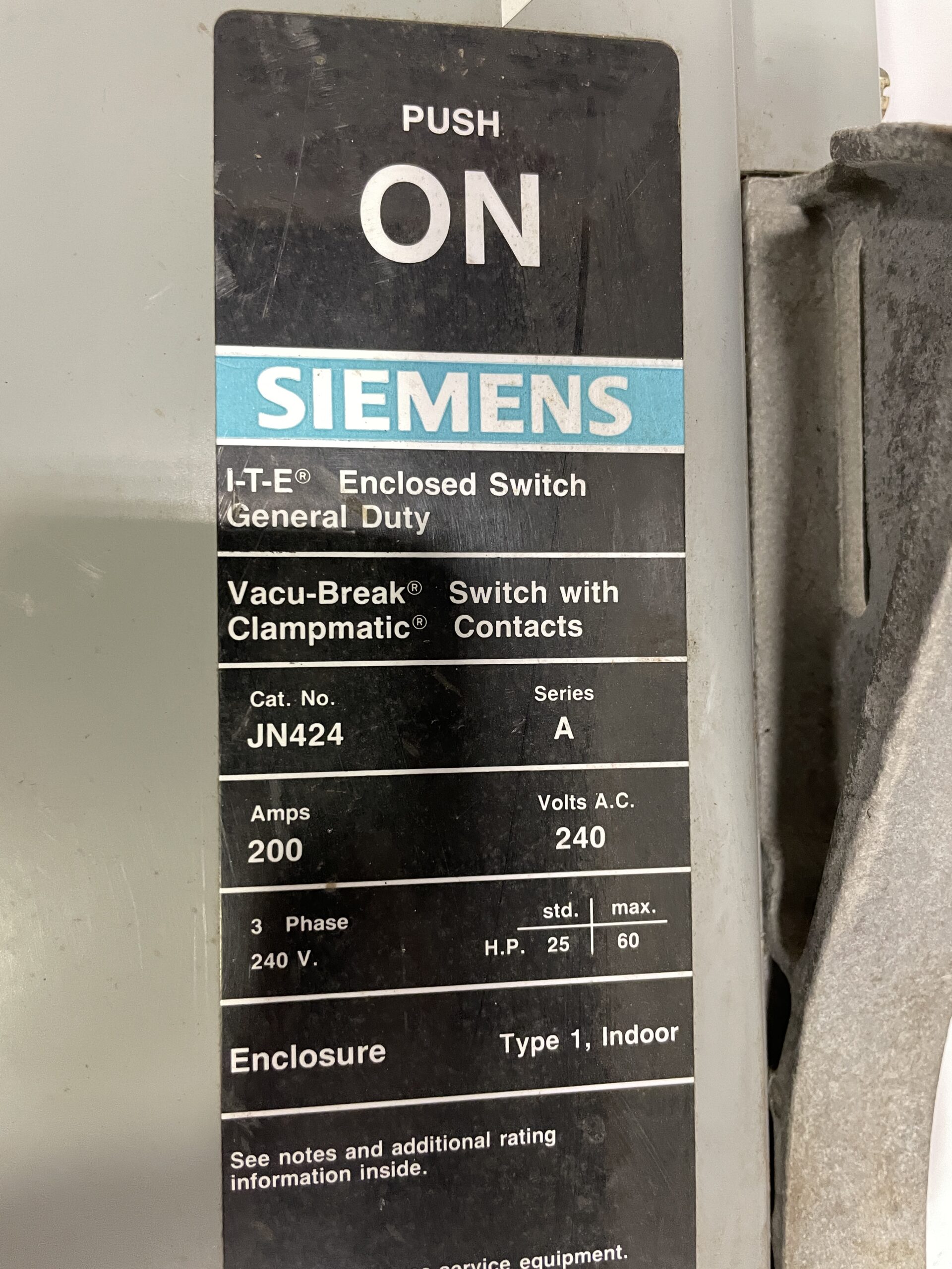 Siemens JN424 200A Fusible Safety Disconnect Switch 240VAC 3PH