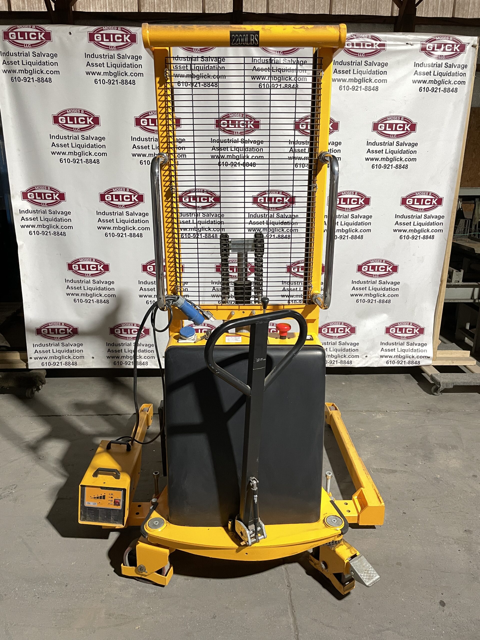 Uline H-2651 Electric Straddle Stacker Forklift w/ Charger 2200lbs
