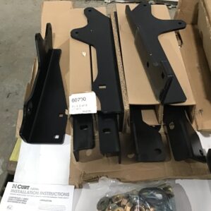 CURT 60700 Gooseneck Hitch Ford 56" CA Redi-Dek 2017+ Chassis Cab