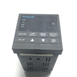 Honeywell DC300A-A-000-30-0A00-0 Temperature Controller 18vA