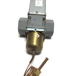 Johnson Controls V46AE-1 Pressure-Actuated Water-Regulating Valve 1-1/4"NPT