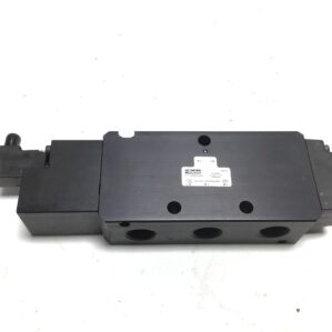 Parker B713BB549A Pneumatic Solenoid Valve 146 PSI
