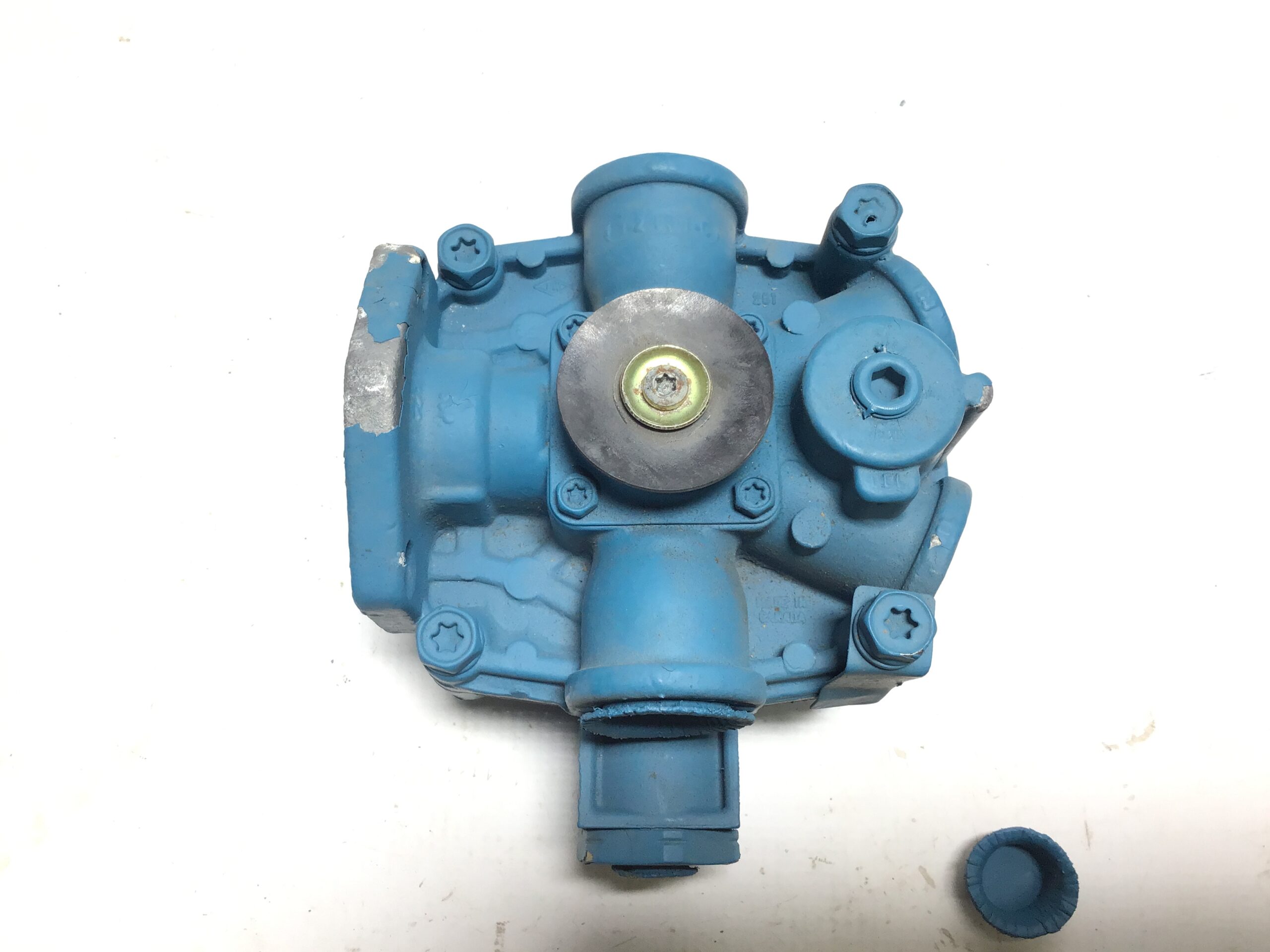Bendix R-8 Relay Valve 286371 00286371 14726-001 RA-57-18-02 Air Brake - Image 4