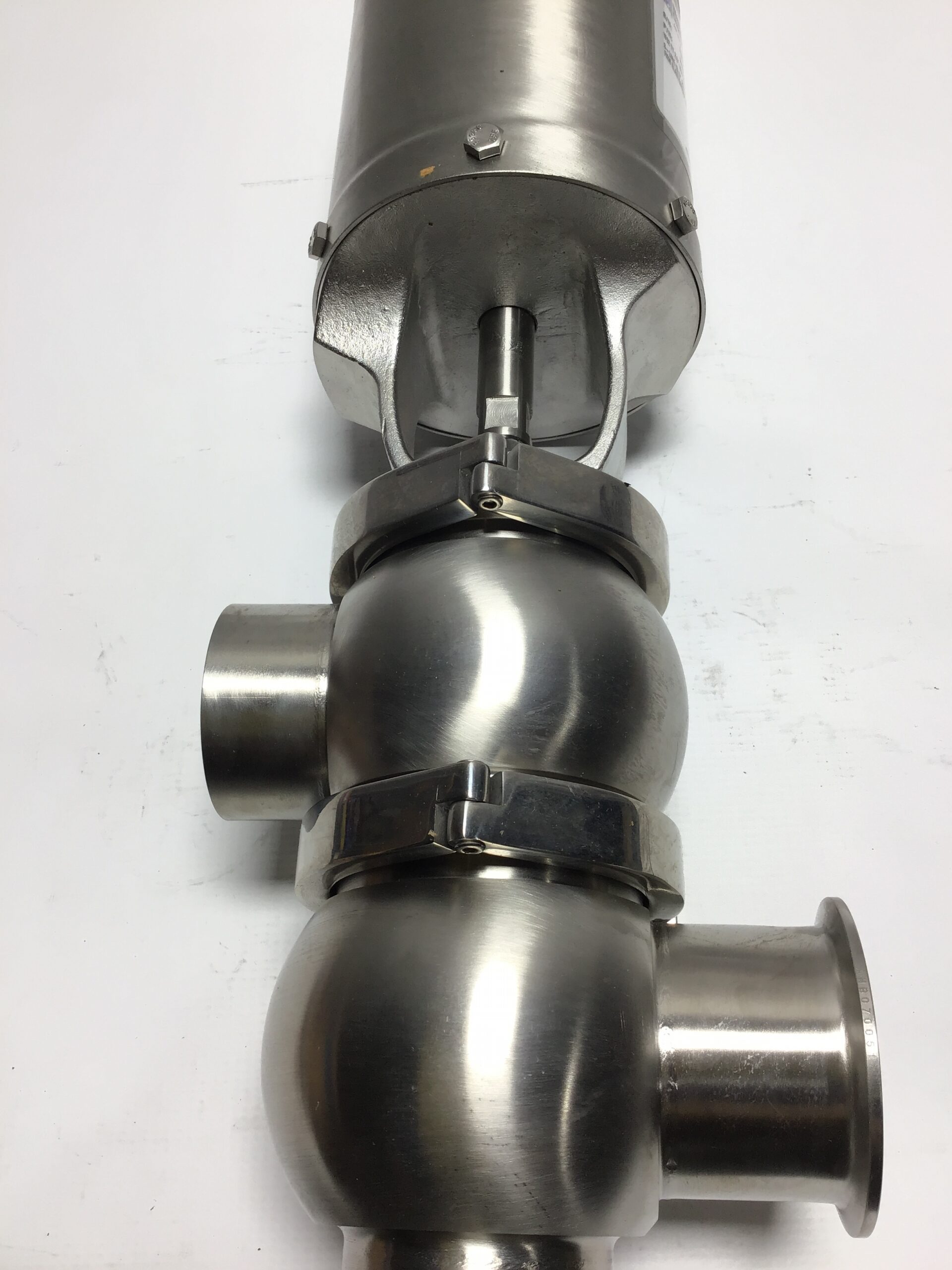 Waukesha Cherry-Burrell W6203021 W62 TT 2.5" Buttweld x S-Line 5" Sanitary Air-Actuated Diverter Valve - Image 4
