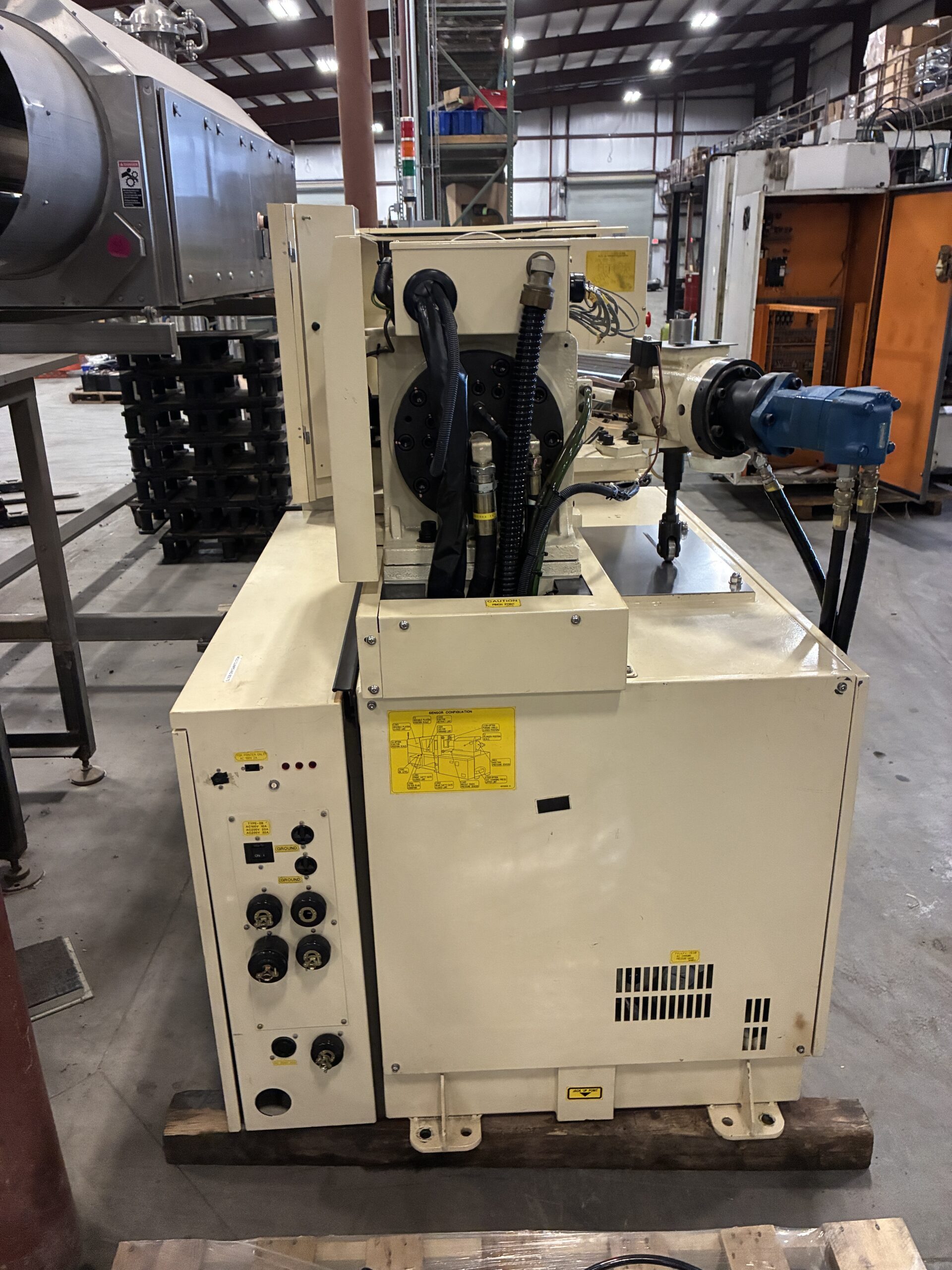 Sodick TR50S2 50 Ton Horizontal Plastic Injection Molding Machine w/ Picker - Image 3