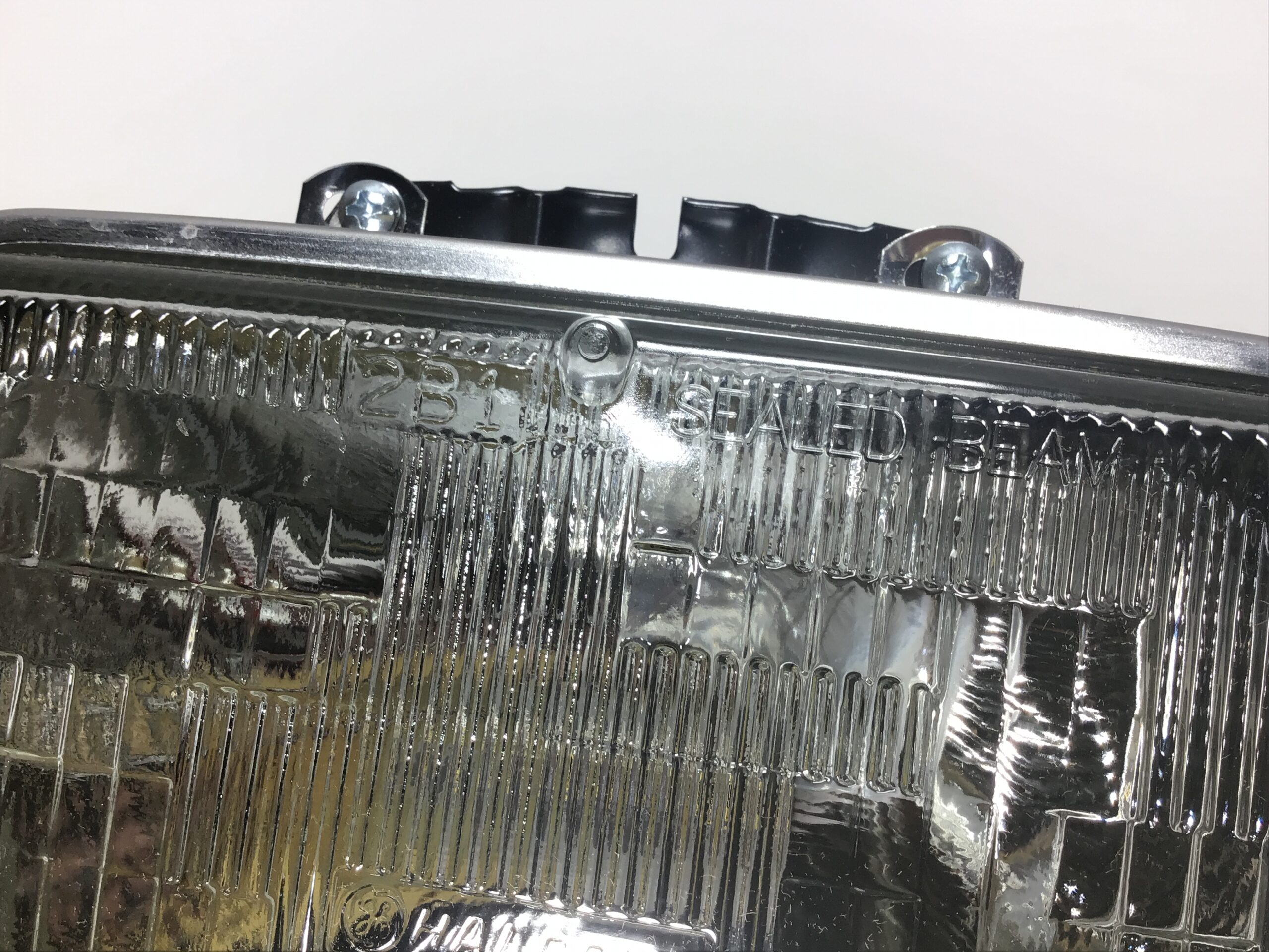 International 2006091C91 Sealed Beam Halogen Headlight - Image 4