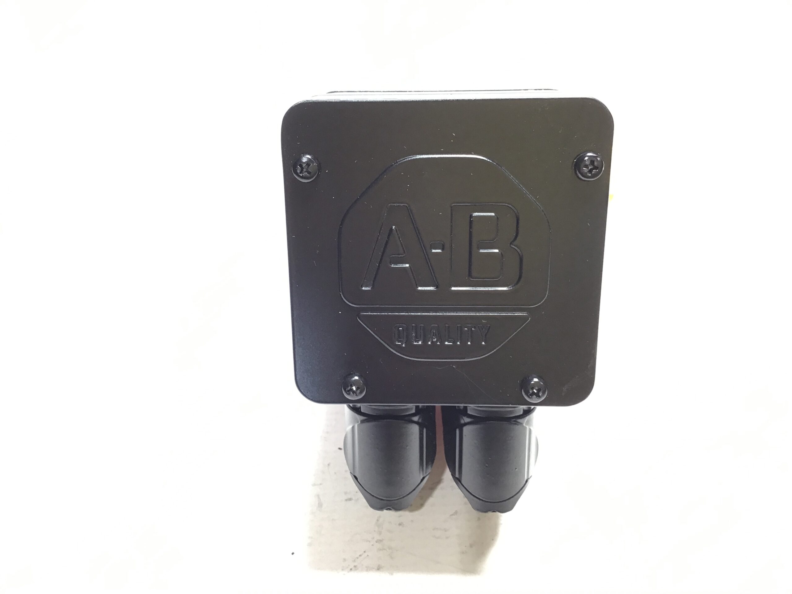 Allen-Bradley MPL-B230P-EJ72AA Inverter Duty AC Servo Motor Ser A 5000 RPM - Image 6