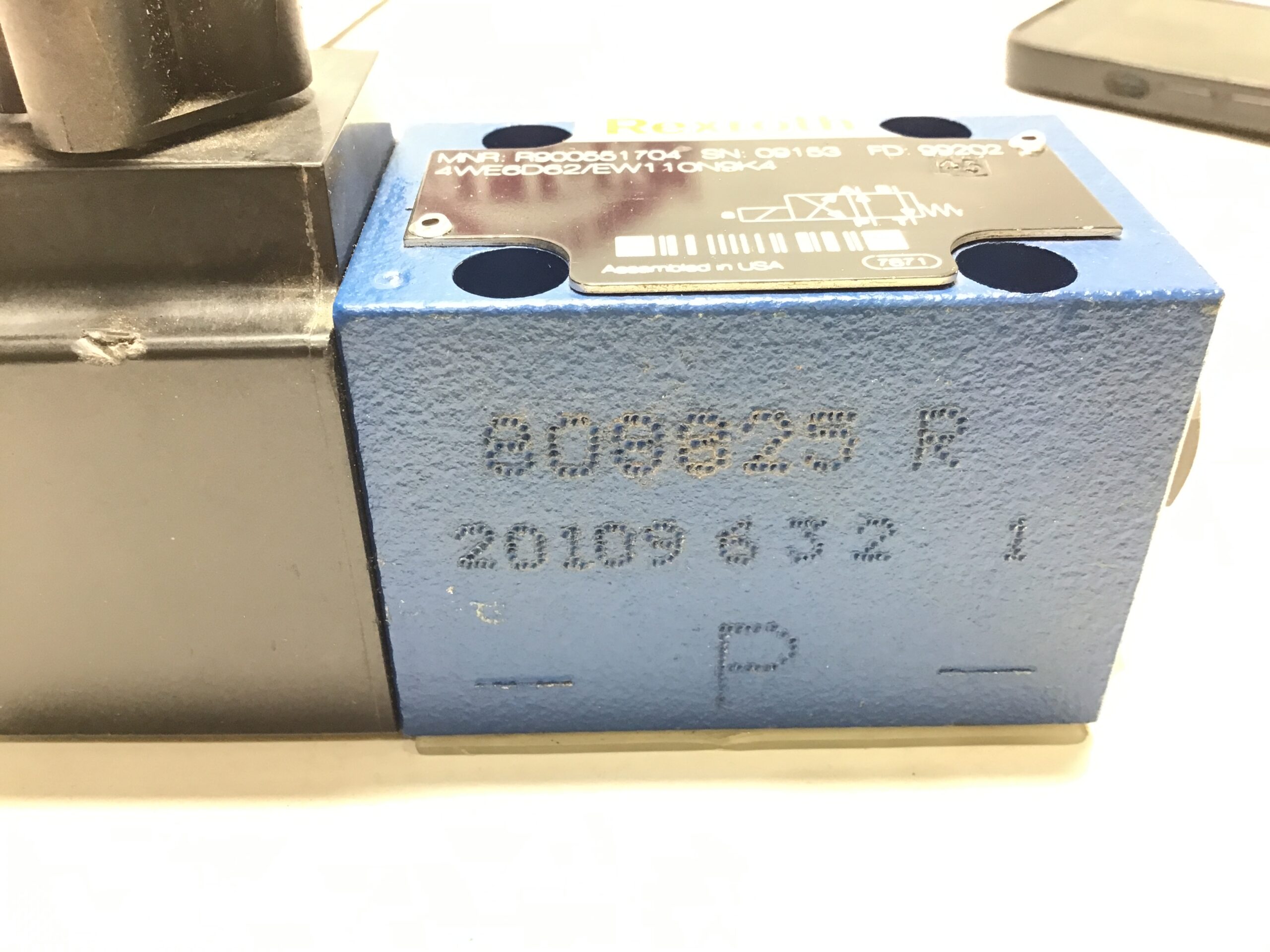Rexroth R900551704 Hydraulic Solenoid Valve - Image 3