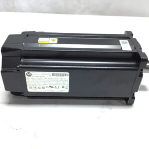 Allen-Bradley MPL-B4560F-MJ72AA A-Series 3PH 460V AC Servo Motor 3000 RPM 3.2kW