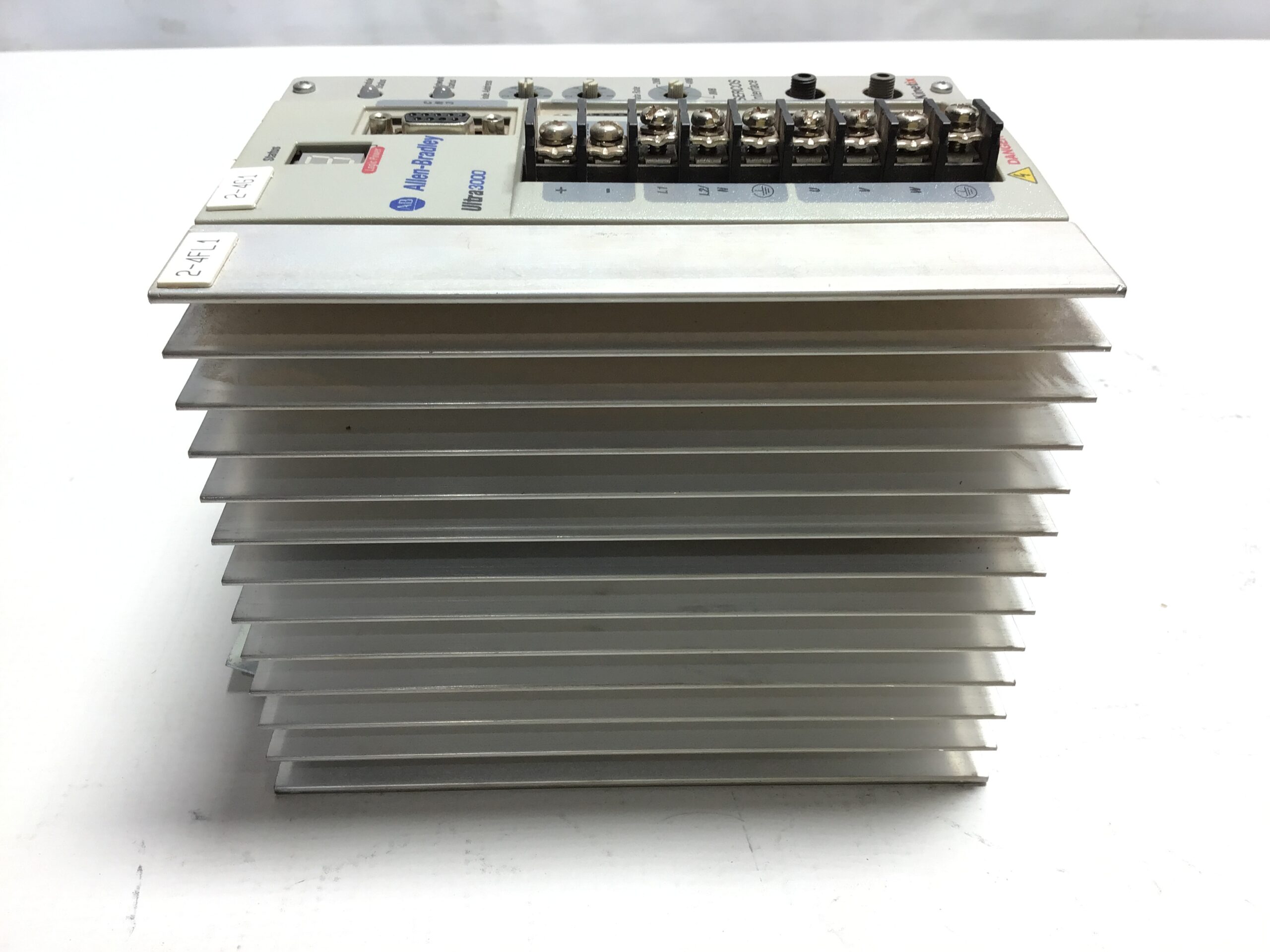 Allen-Bradley 2098-DSD-010-SE Ultra3000 1kW SERCOS Servo Drive Series B - Image 2