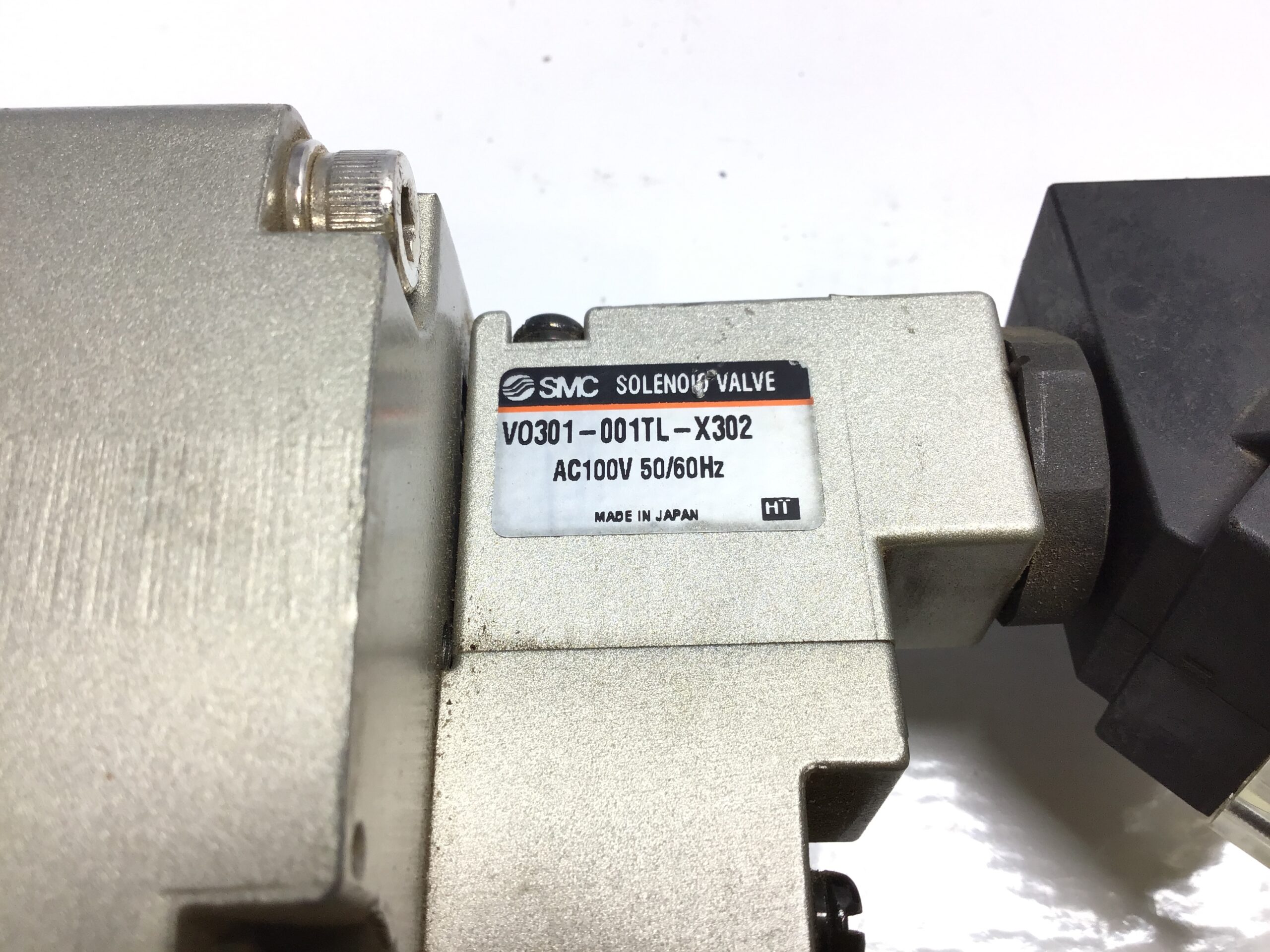 SMC VNC V0301-001TL-X302 Coolant Valve Solenoid AC100V 50/60Hz - Image 3