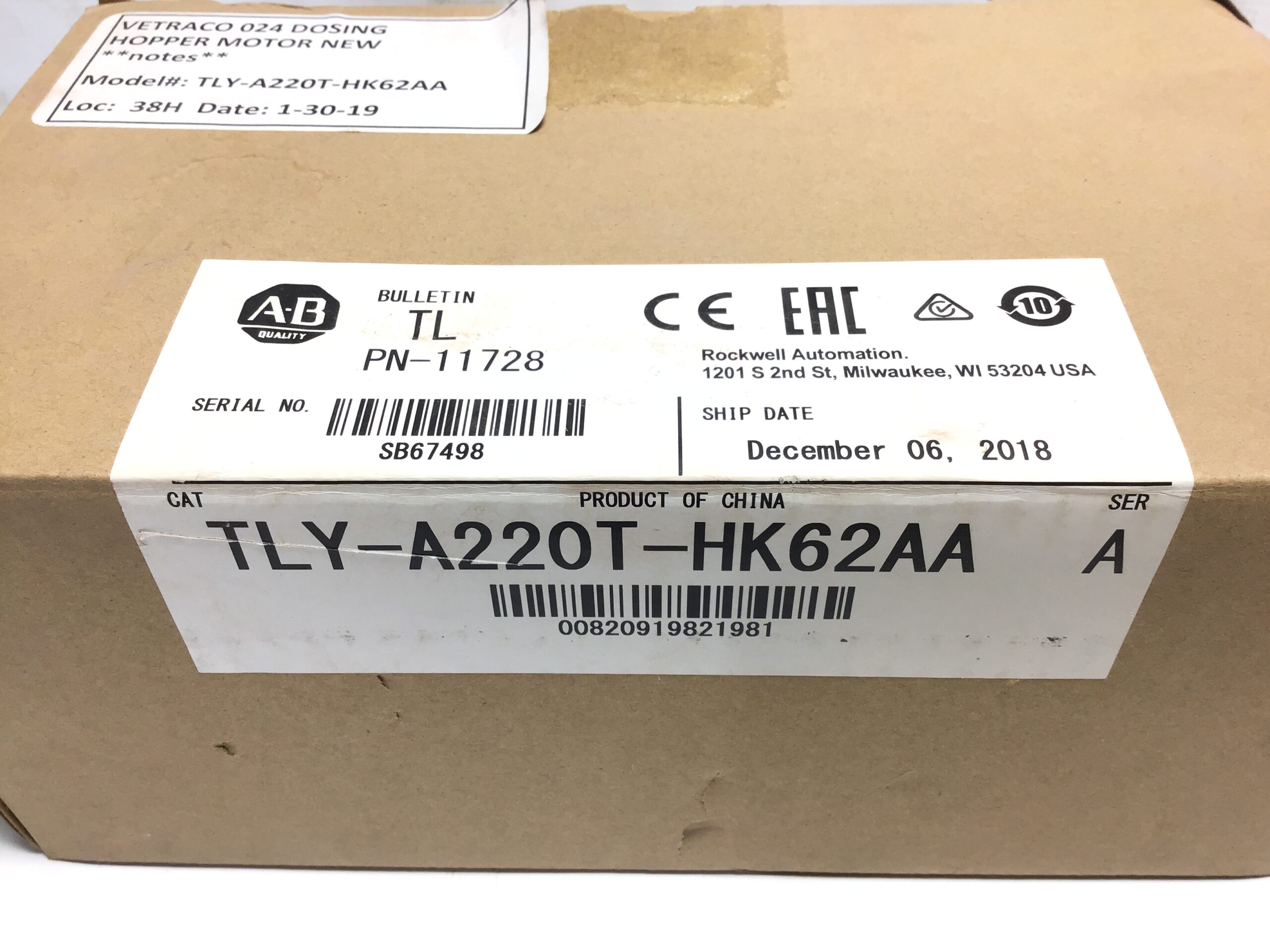 Allen-Bradley TLY-A220T-HK62AA Inverter Duty AC Servo Motor 3PH - Image 4