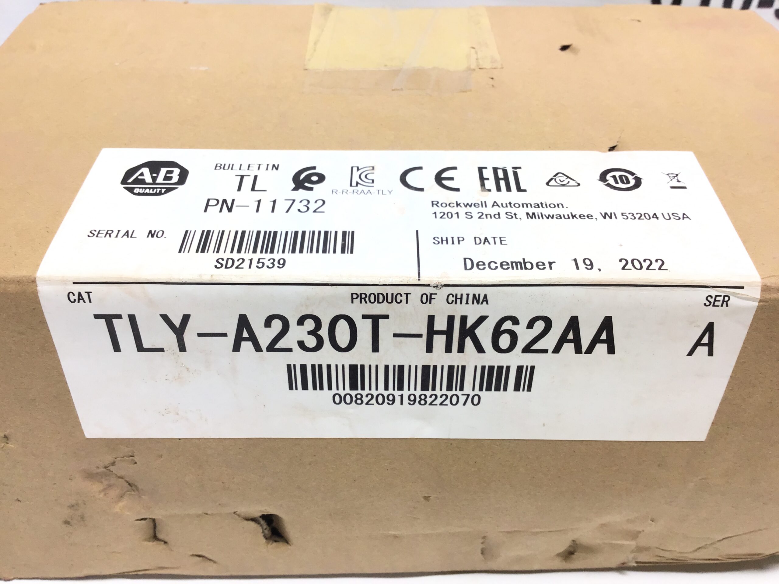 Allen-Bradley TLY-A230T-HK62AA Inverter Duty AC Servo Motor 0.45kW 3PH - Image 3