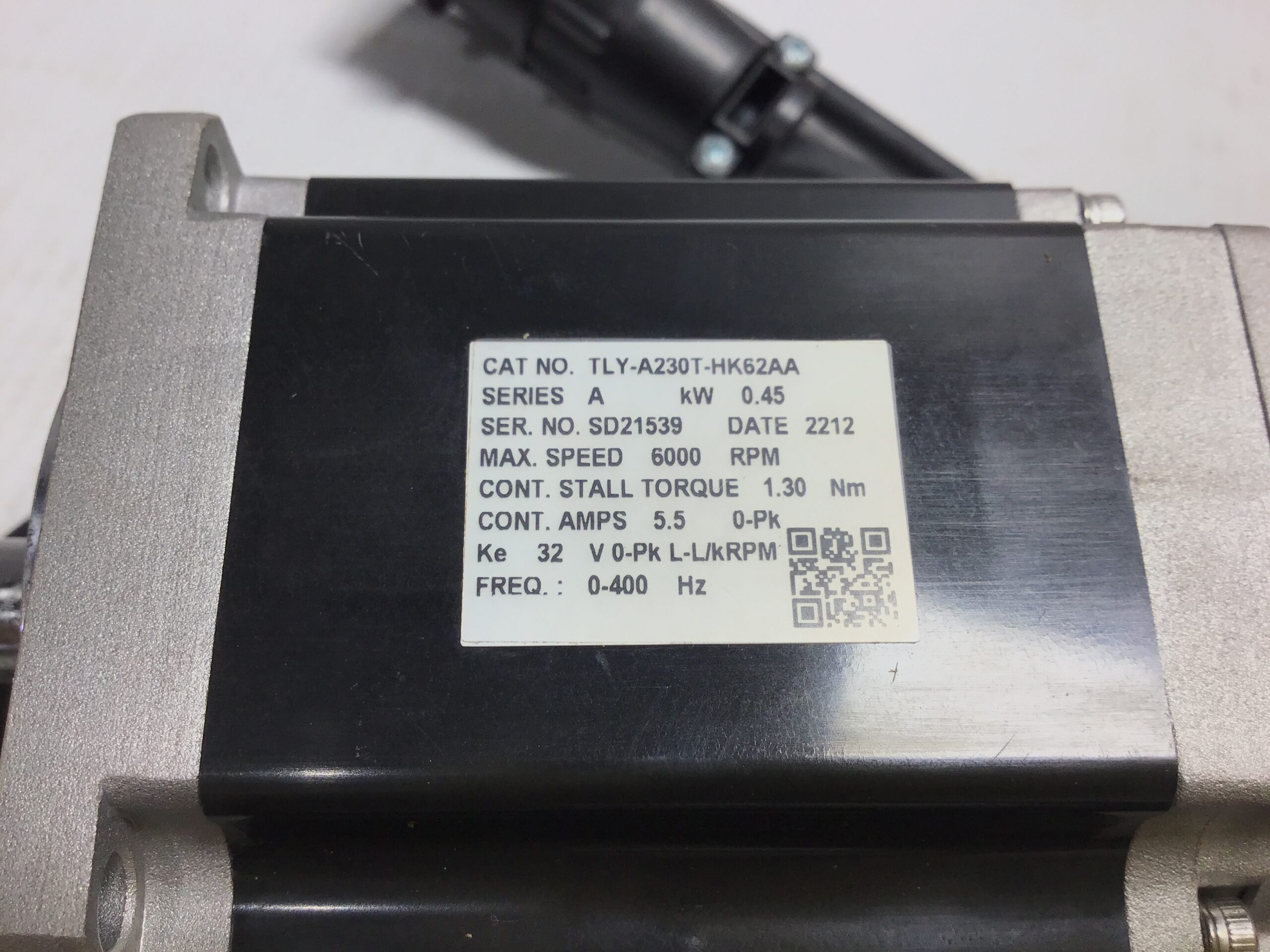 Allen-Bradley TLY-A230T-HK62AA Inverter Duty AC Servo Motor 0.45kW 3PH - Image 6