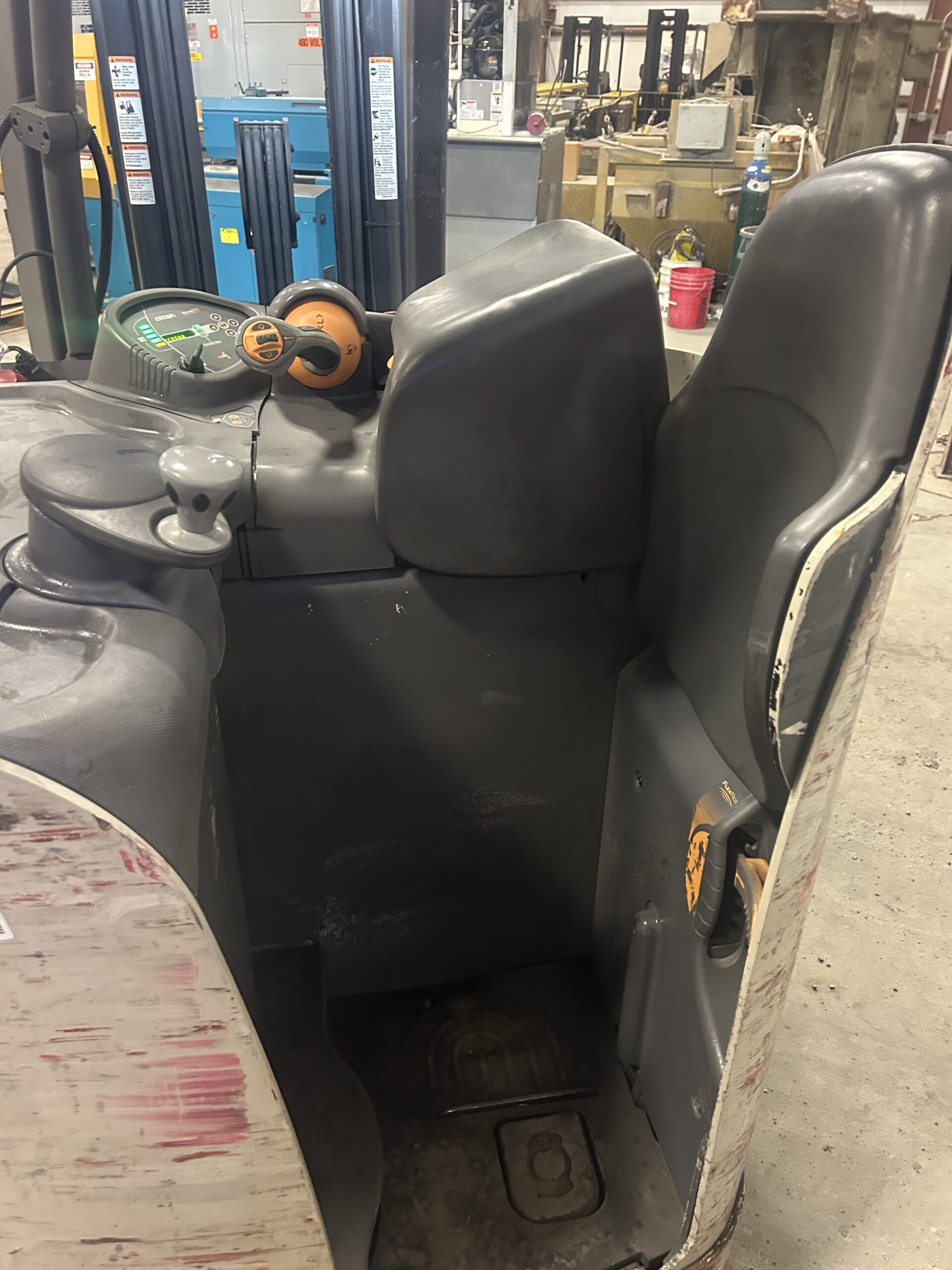 Crown RC5545-40 Narrow Aisle Stand Up Forklift / Hi-Lo 36V w/ Added Wet Lines - Image 5