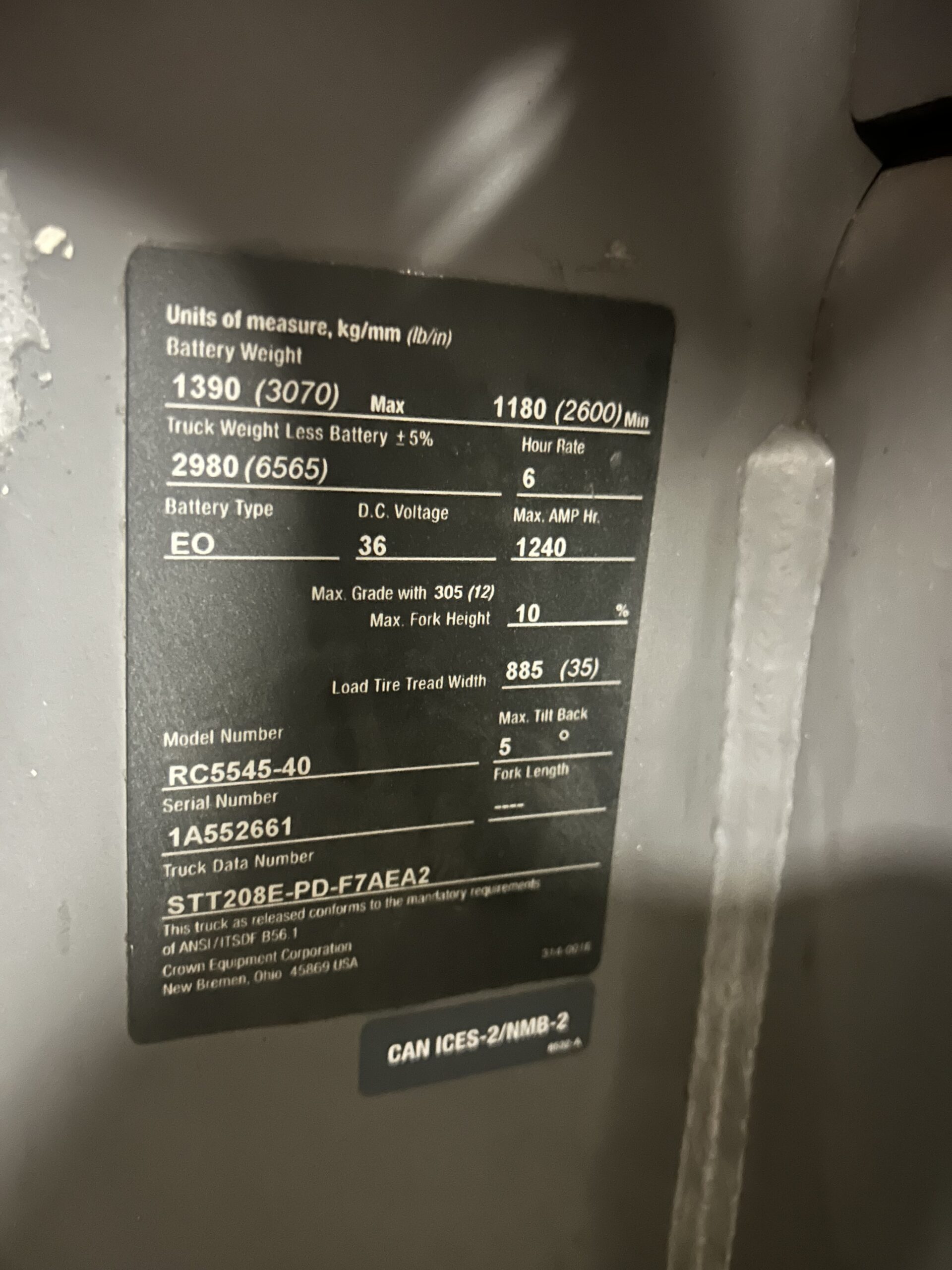 Crown RC5545-40 Narrow Aisle Stand Up Forklift / Hi-Lo 36V w/ Added Wet Lines - Image 9