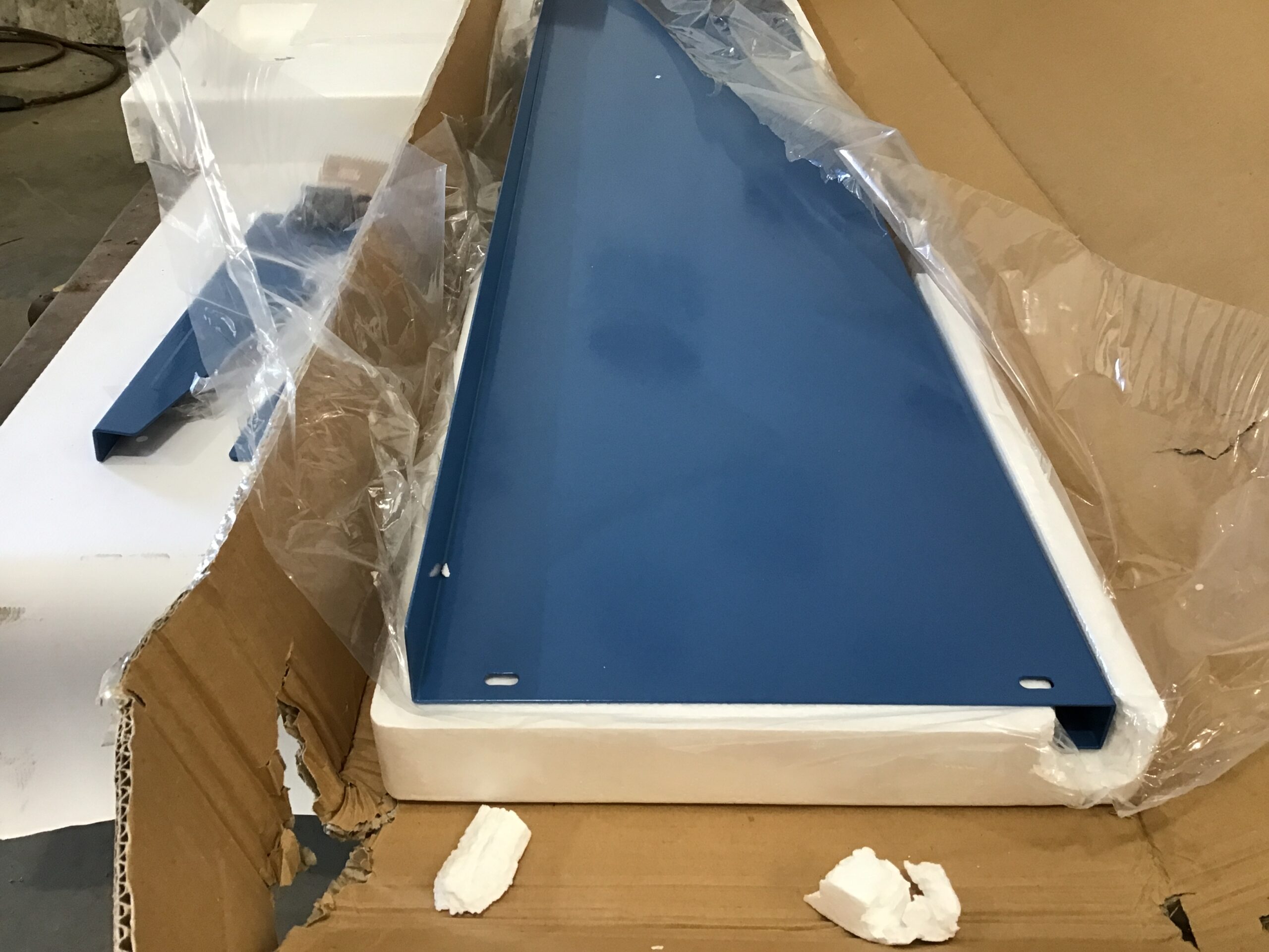 Global Industrial 249193BL Cantilever Steel Shelf for Uprights Blue 60"W x 12"D - Image 4